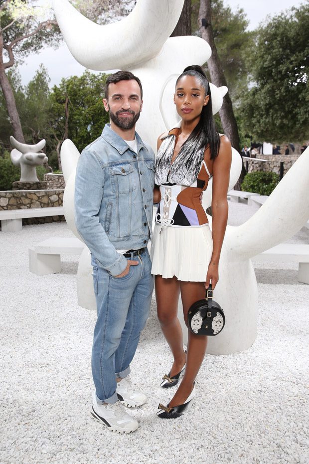 See What Nicolas Ghesquière's Celebrity Squad Wore to Louis Vuitton's  Cruise 2018 Show - Fashionista