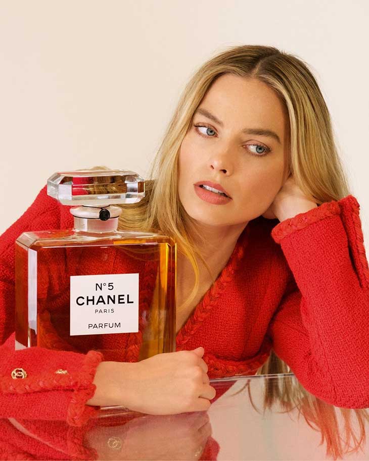 Margot Robbie Chanel No. 5